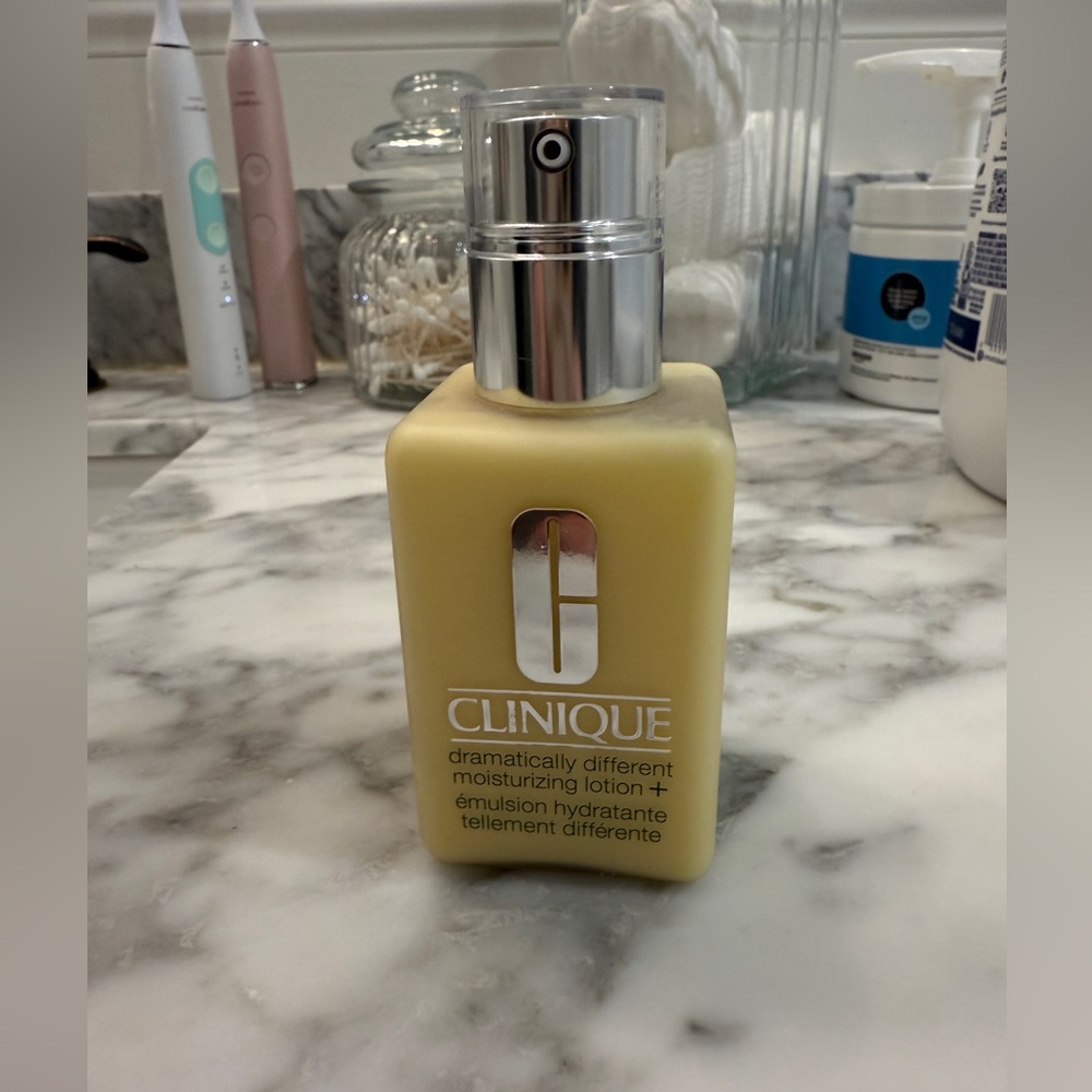 Clinique 3-step Dramatically Different Daily Moisturizing Lotion
